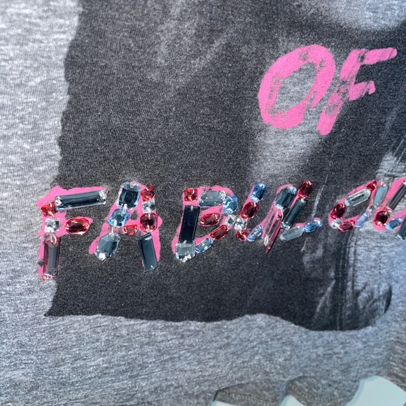 Guess Women’s Graphic Tee - Picture 4 of 5